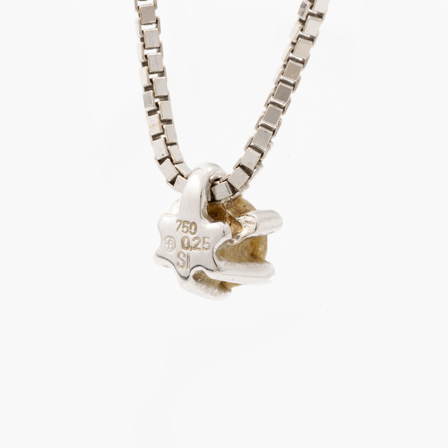 Pendant with chain, 18K white gold set with brilliant-cut diamond.