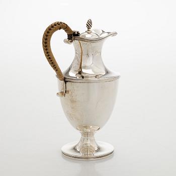 Kannu, sterlinghopeaa, Lontoo 1928.