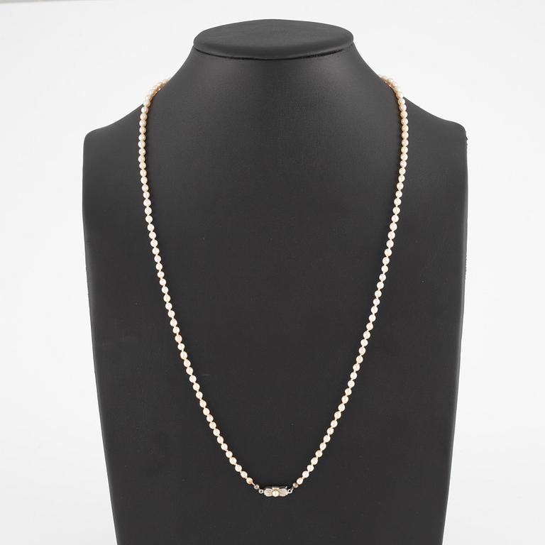 Necklace, with pearls, clasp 18K gold.