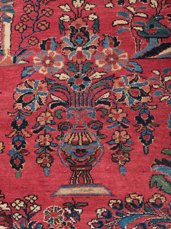 MATTA. Semiantik/Old Lilihan sannolikt. 471 x 349 cm (kortsidorna med 2-2,5 cm blå slätväv).