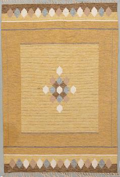 MATTA, rölakan. Ingegerd Silow, signerad IS. Ca 245x168 cm.