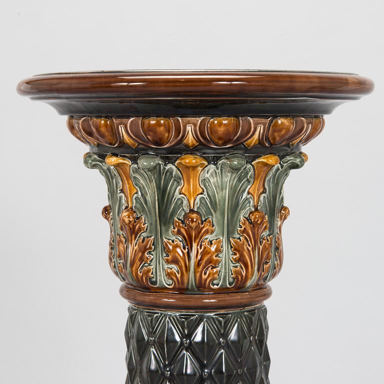 Arabia, a flower stand / pedestal, circa 1900.