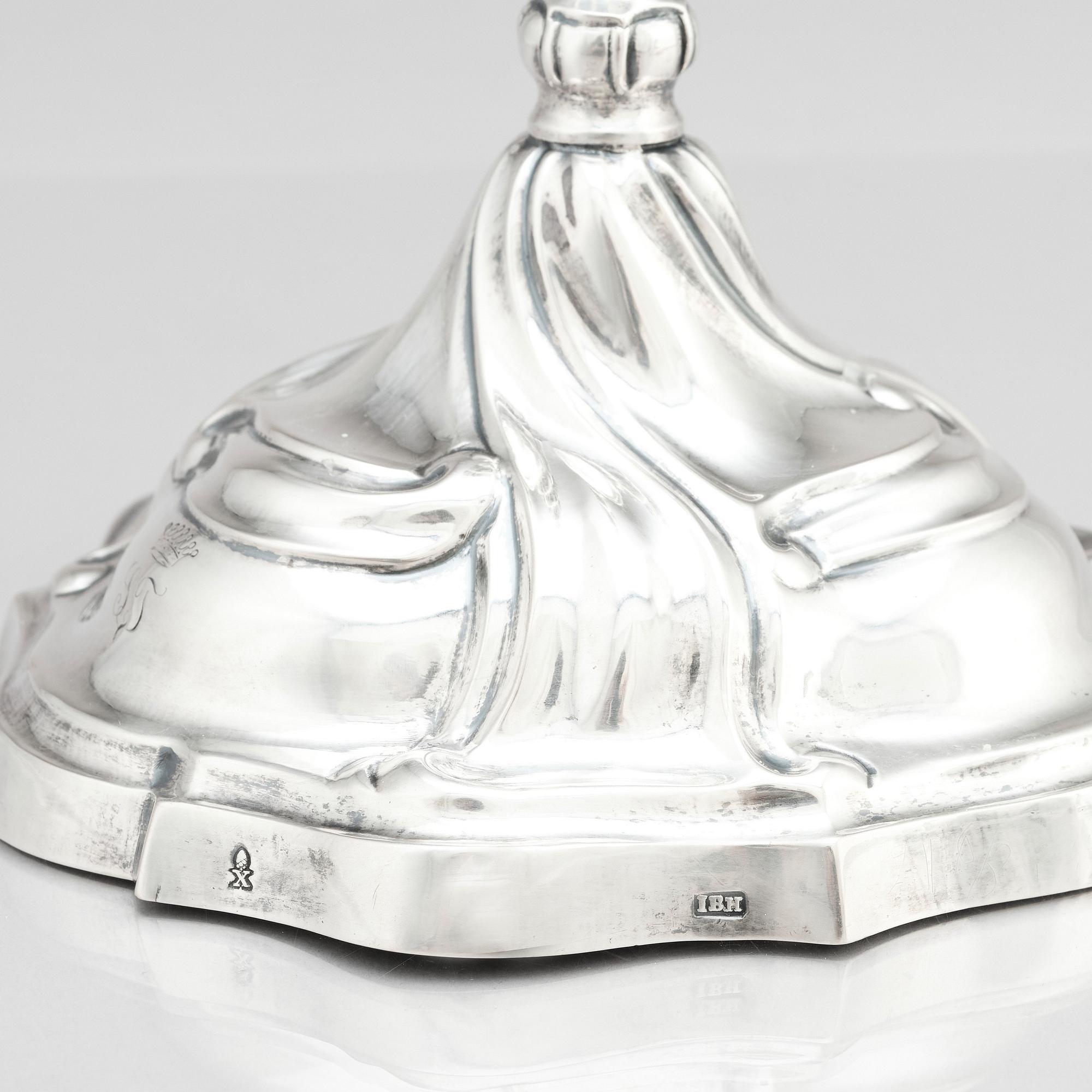 Johann Balthasar Heckenauer, ljusstakar, ett par, silver, Augsburg (1775-1777). Rokoko.