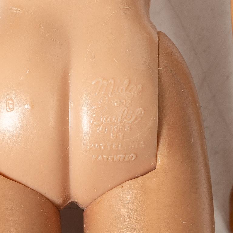 Barbiedockor, 4 st, samt kläder och accessoarer, Mattel, 1960-tal.