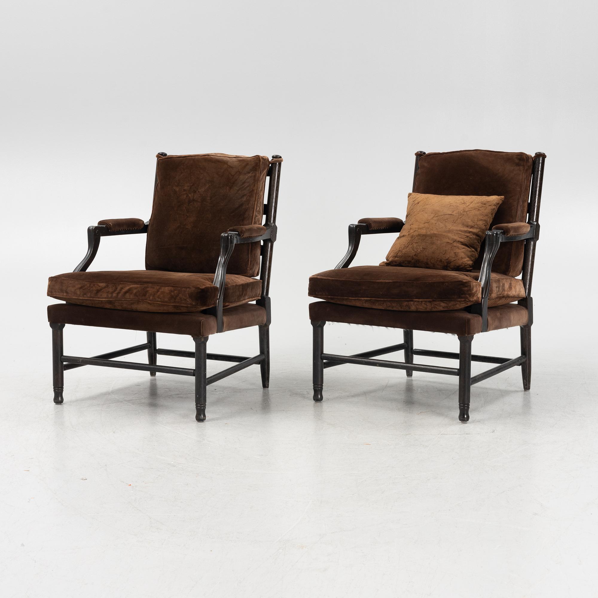 Karmstolar, ett par, Gripsholmsmodell, sent 1900-tal.