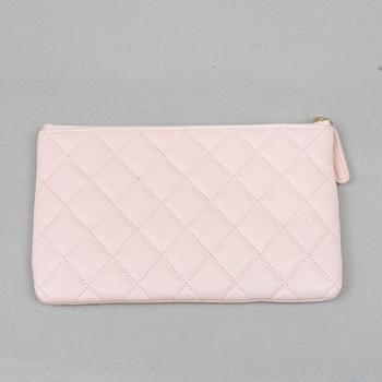 Chanel, clutch, "Small Caviar O Case", 2022.