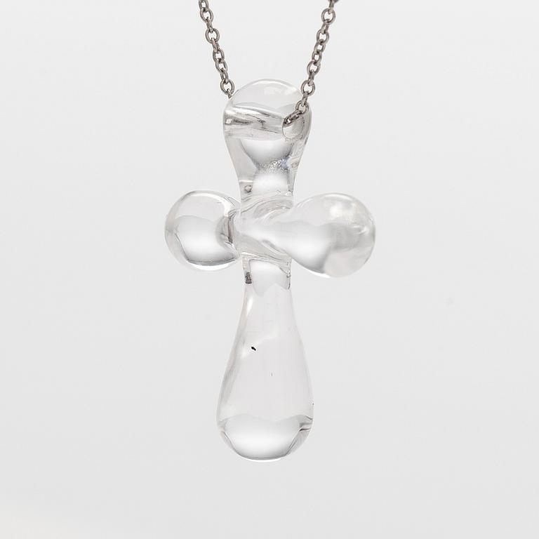 Tiffany & Co, Elsa Peretti, kaulakoru, risti, platinaa ja vuorikristallia.
