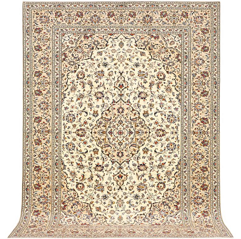 A Keshan carpet, c. 347 x 250 cm.