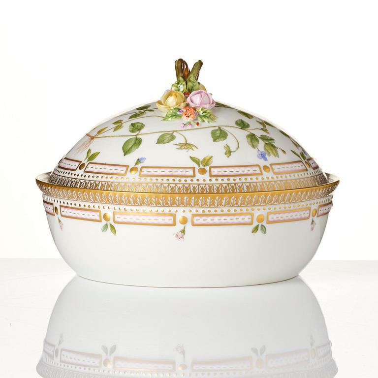 A Royal Copenhagen 'Flora Danica' tureen with cover, Denmark, 20th Century.