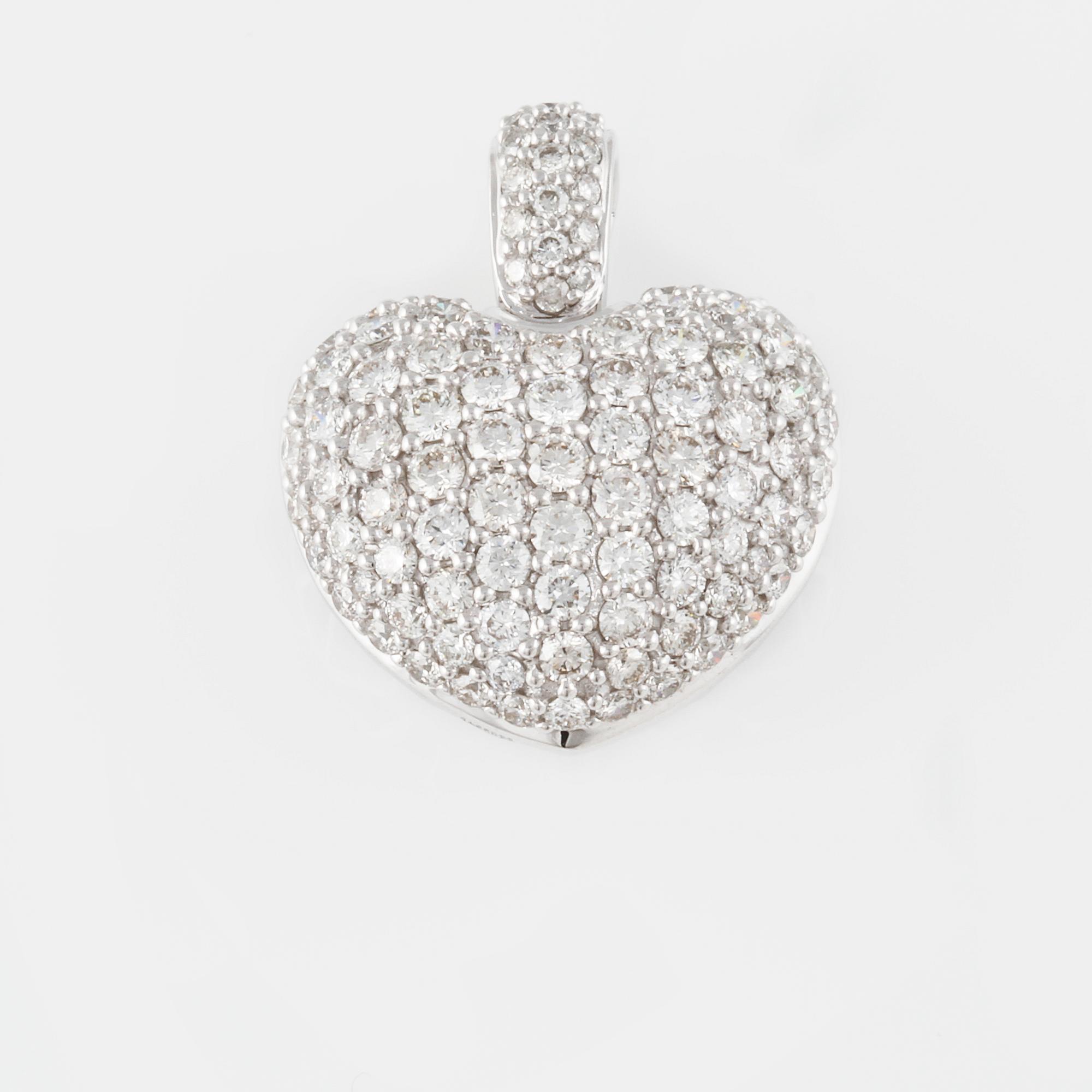 HÄNGE, 18K vitguld med  100 briljantslipade diamanter 1.72 ct. Vikt  6,0 gram.