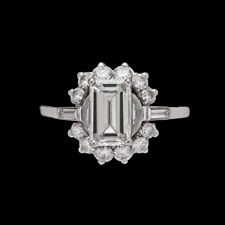 An emerald cut diamond ring, app. 1.95 cts.
