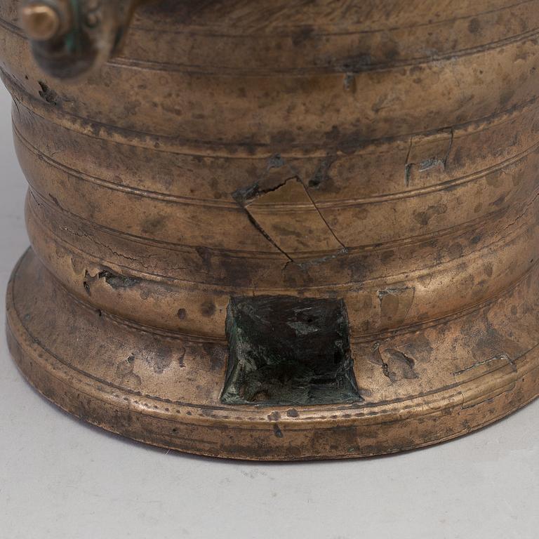 A BRONZE MORTAR FROM AROUND YEAR 1900.