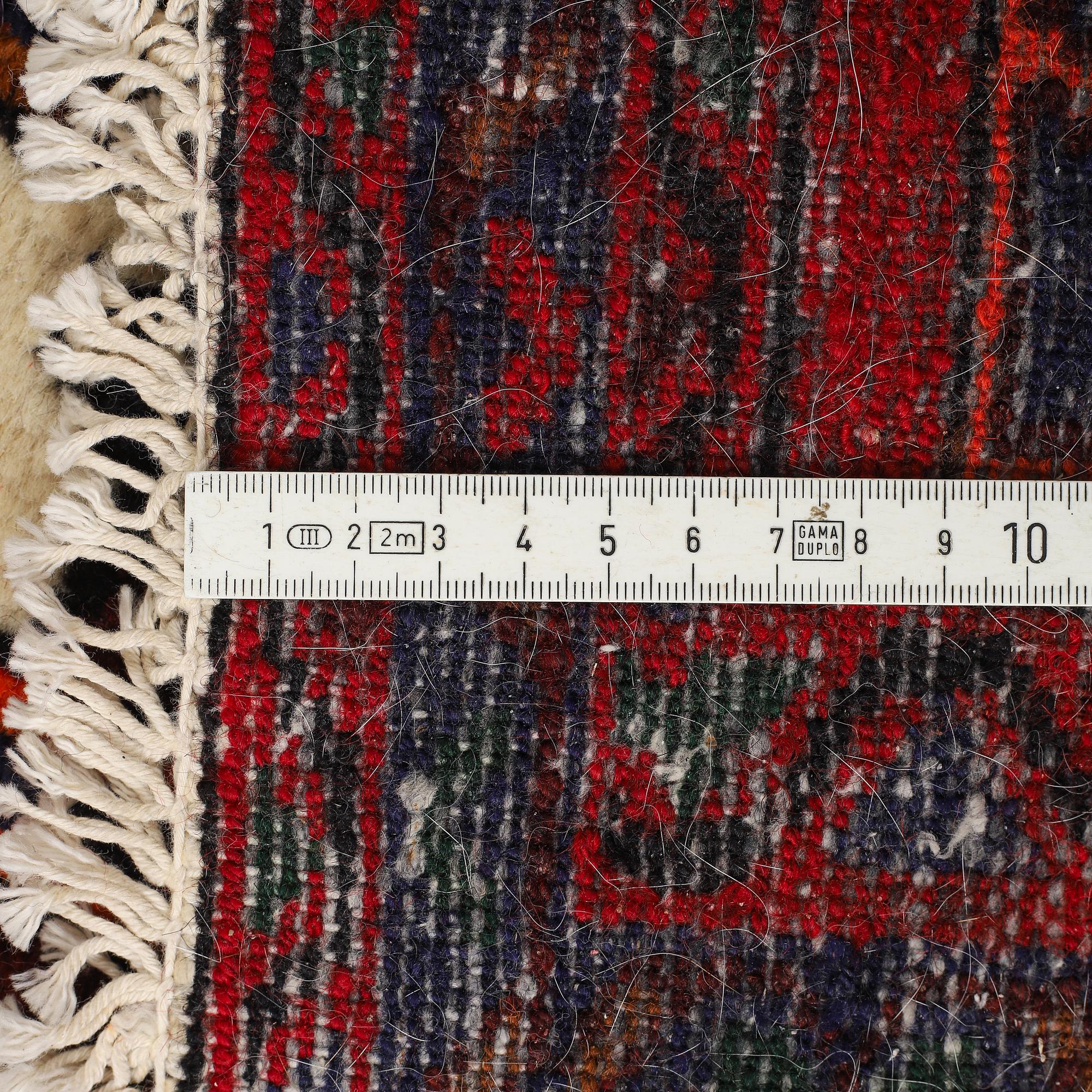 Matto, Hamadan, ca 155 x 109-111,5 cm.