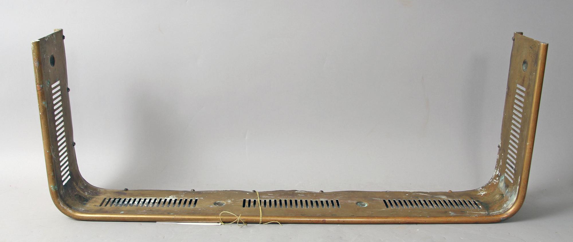 BRASSKYDD, mässing, England, 1800-talets slut.