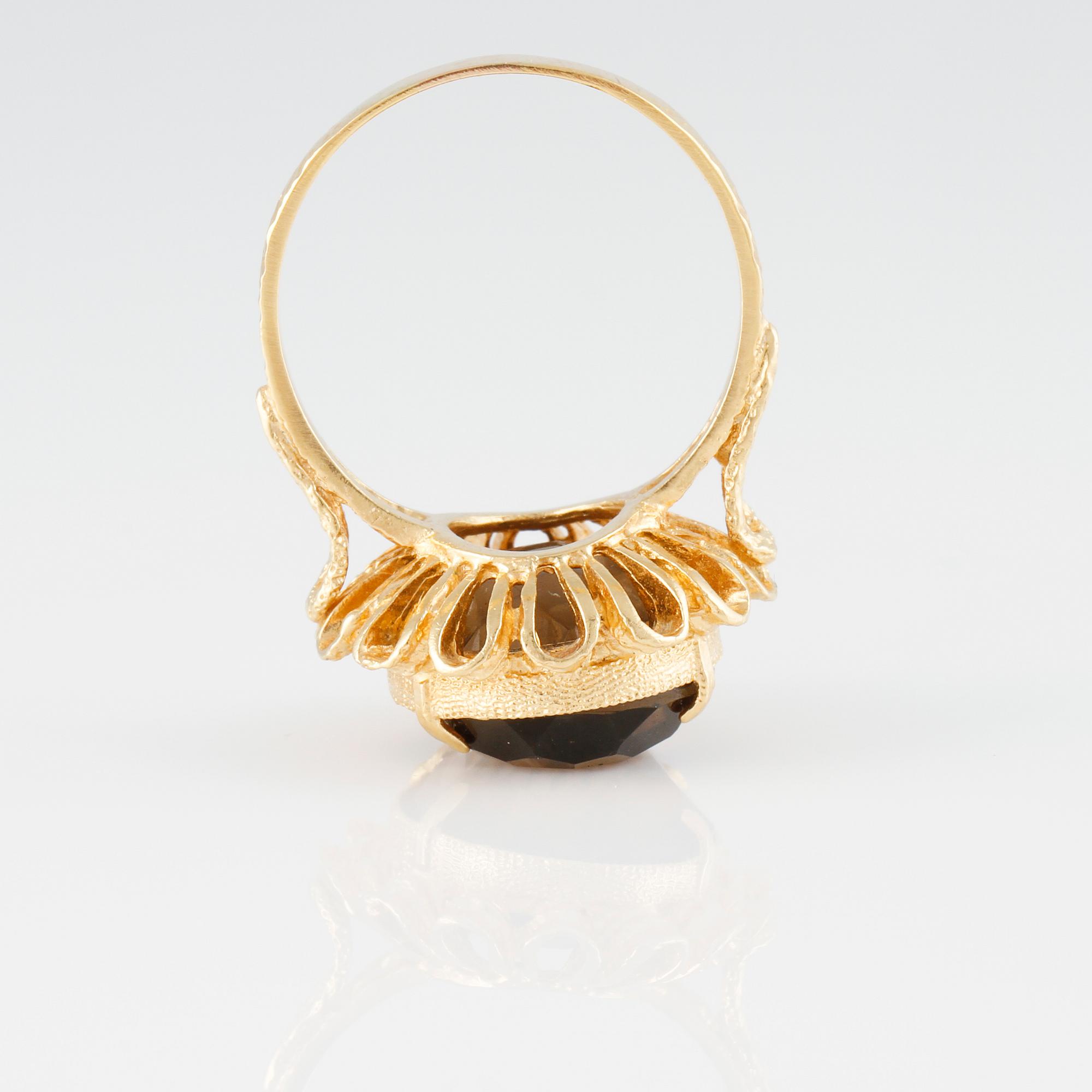RING, 18K guld med fasettslipad rökkvarts, utländska stämplar. Vikt 7,2 gram.
