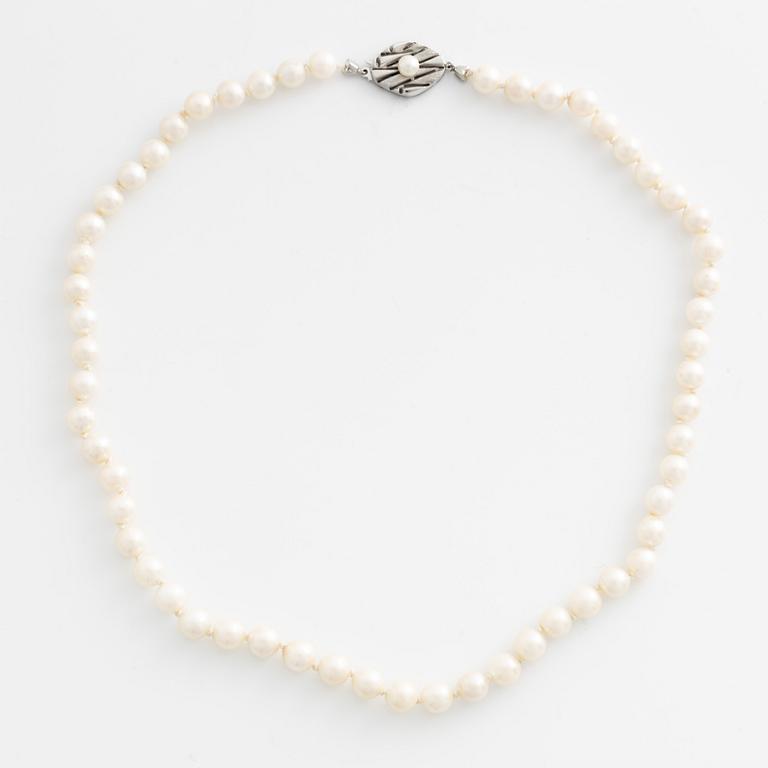 Pärlcollier, med odlade saltvattenspärlor, lås 18K vitguld.