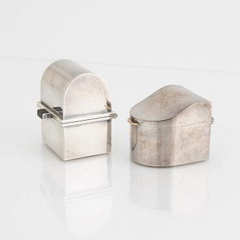 A Swedish 20th century set of two sterling silver boxes mark of Lars Håkansson Malmö 1983 and 1998 weight 210 grams.