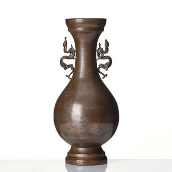 A bronze vase, Japan, Meiji (1868-1912).