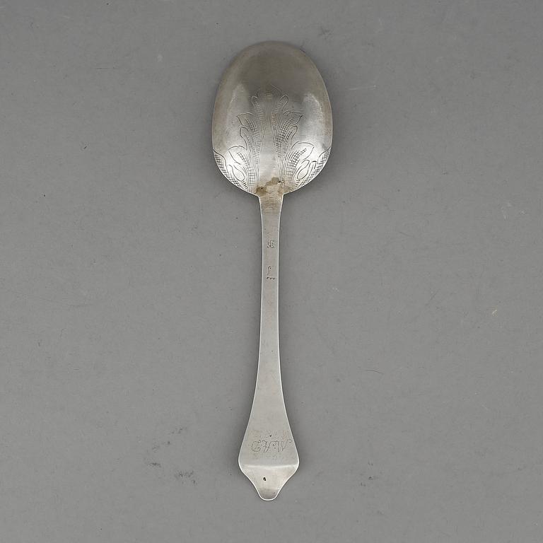 SKED, silver, 1700-talets första hälft. Vikt 41 g.