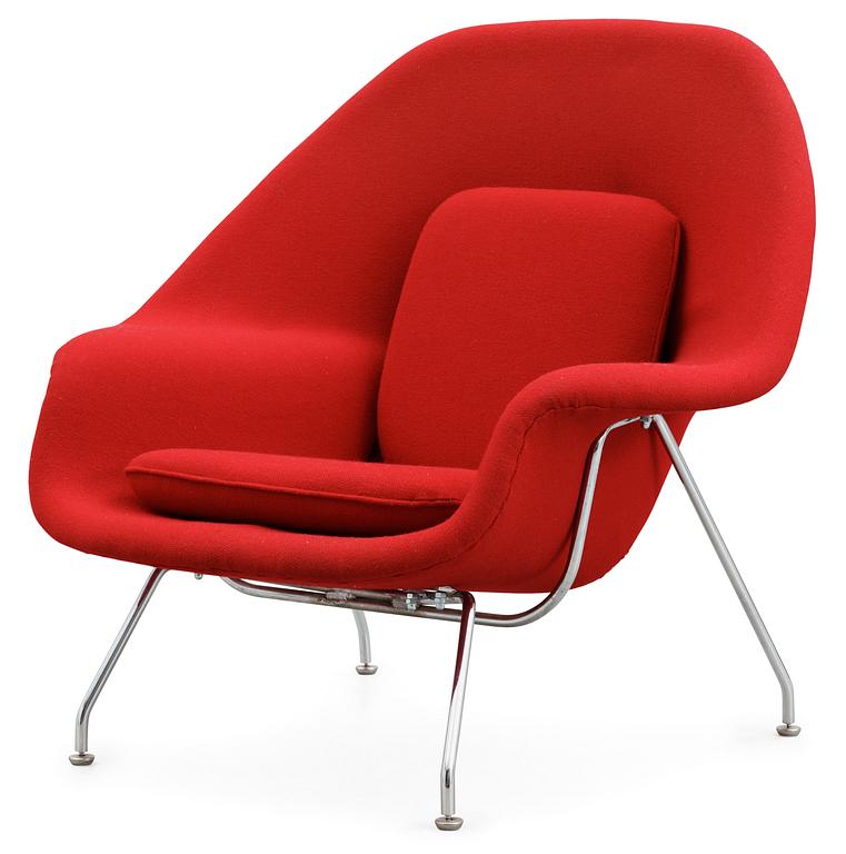 An Eero Saarinen 'Womb chair' by Knoll International,