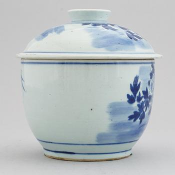 A set of Chinese porcelain, 19/20 Century.