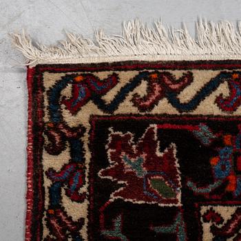 Matto, semi-antique/Old Bakthiari, ca 305 x 175 cm.