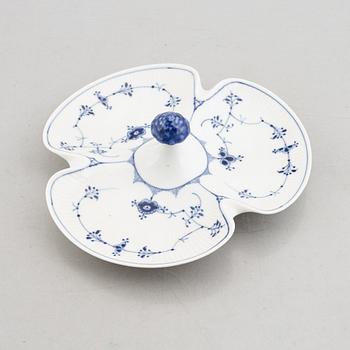 A 'Blue Fluted Plain'/'Musselmalet' porcelain cabaret, Royal Copenhagen, model 461, 1898-1923.