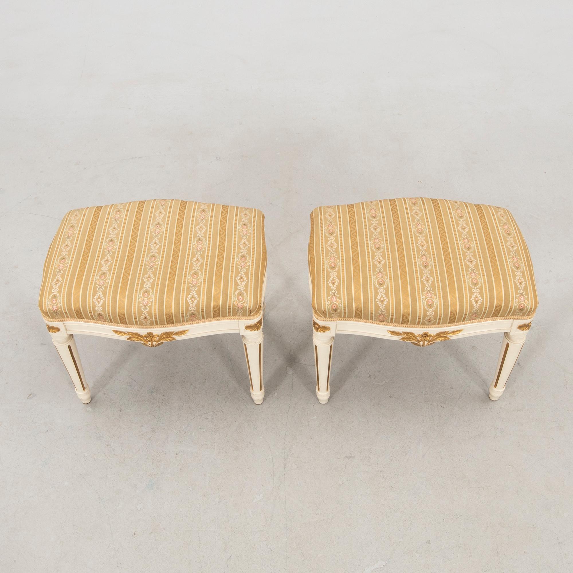 Taburetter ett par Gustaviansk stil Johan Ekman 1900-talets andra hälft.