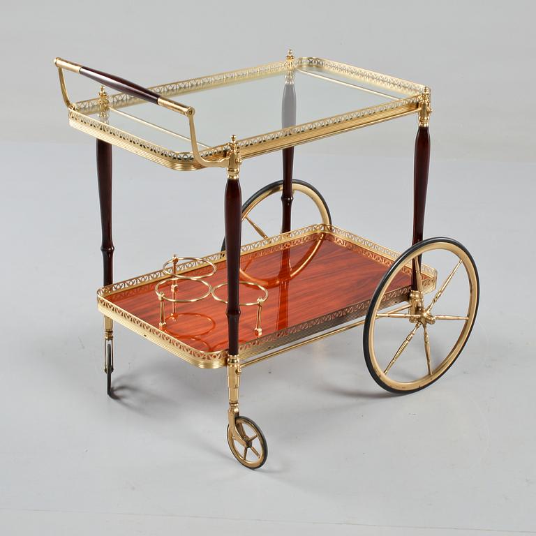 SERVERINGSVAGN, 1900-talets andra hälft.