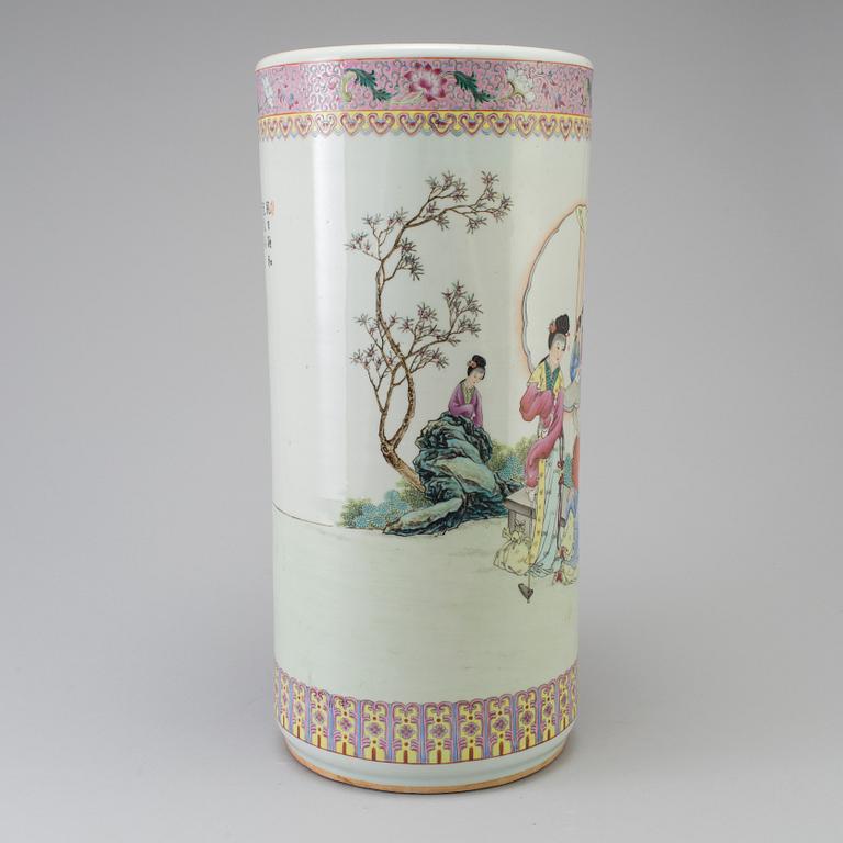A 20th century porcelain umbrella stand.
