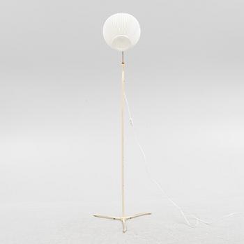 A mid 20th century floor lamp with lampshade by Sven-Åke Sörensen.