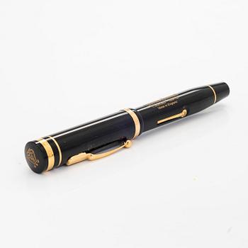 Conway Stewart, a fountain pen, 'Steinway & Sons'.
