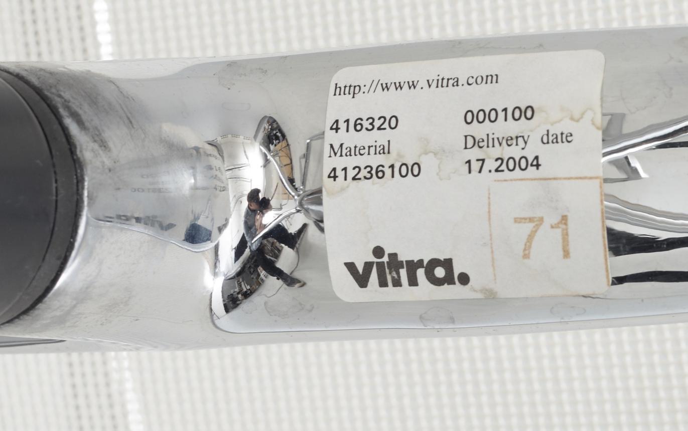 CHARLES & RAY EAMES, karmstolar, "Aluminium Group, EA 107", ett par, Vitra.
