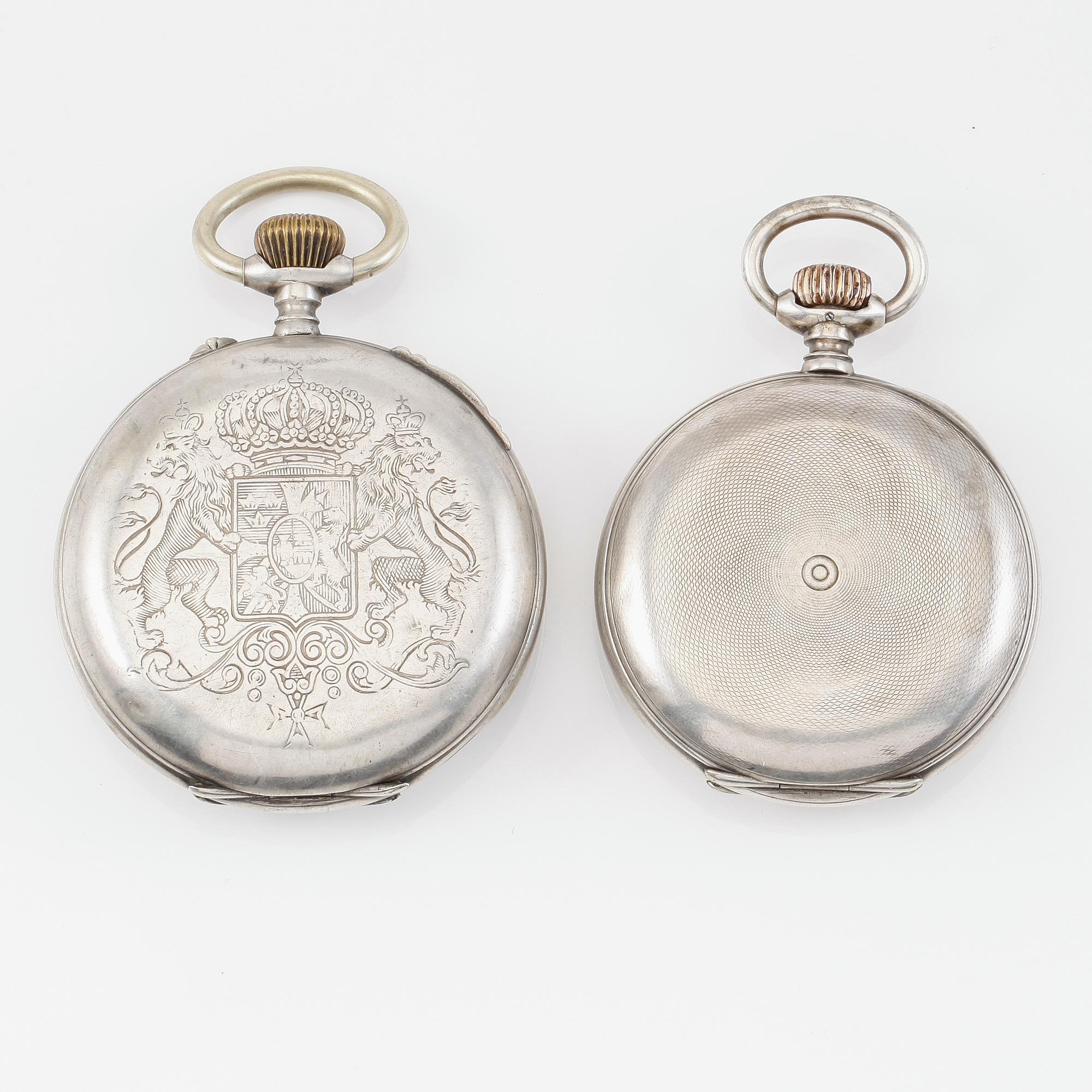 FICKUR, 2 st, silver, Longines samt en märkt Regulateur, 1900-talets första hälft.