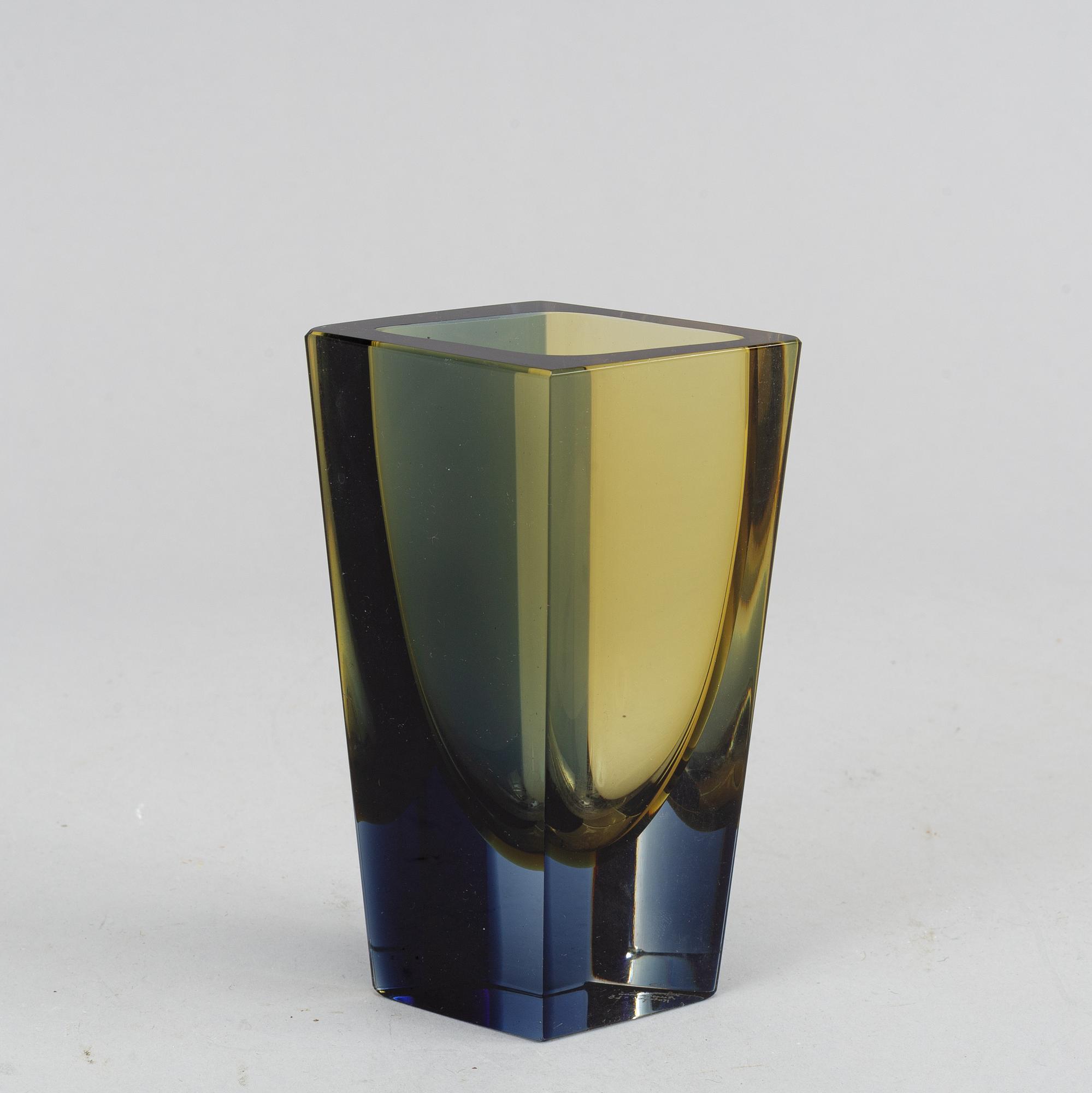 Kaj Frank, a glassv vase, 'Prisma', from Nuutajärvi Notsjö, signed and dated -65.