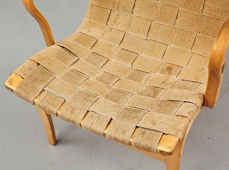 KARMSTOLAR, ett par, "Eva", Bruno Mathsson för firma Karl Mathsson, Värnamo, 1900-talets andra hälft.