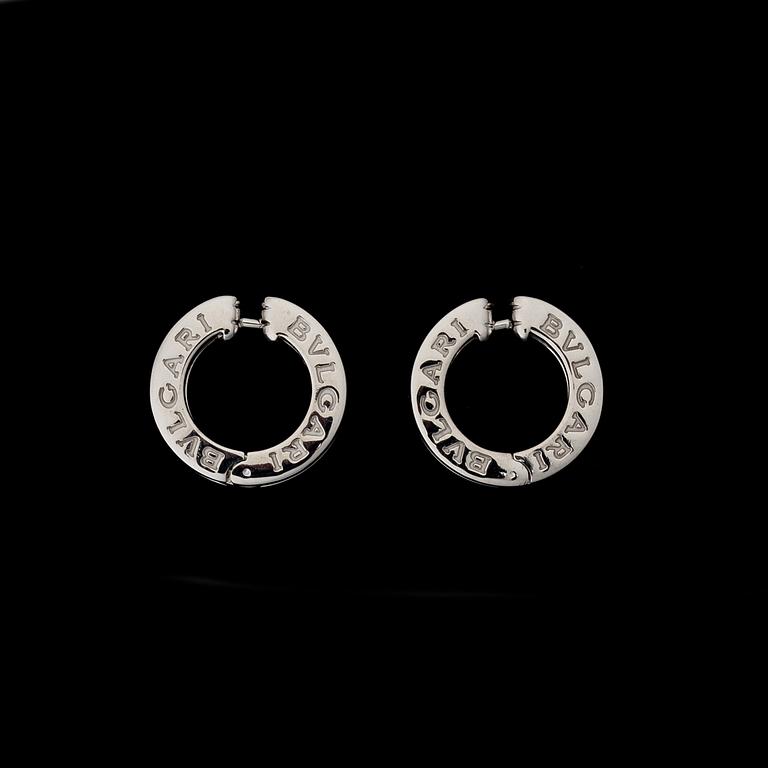 A PAIR OF EARRINGS, brilliant cut diamonds, 18K white gold. Bulgari "B.zero".