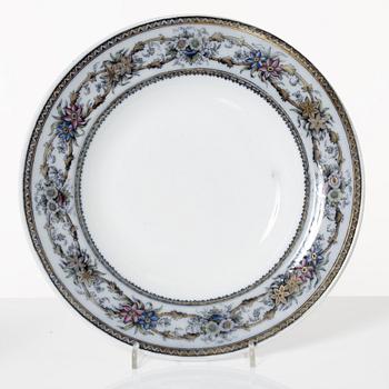 Dinner service, 100 pieces, creamware, "Iris", Rörstrand, second half of the 20th Century.