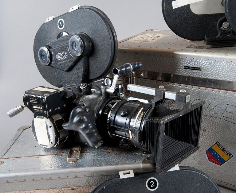 AN ARRIFLEX FILMCAMERA,