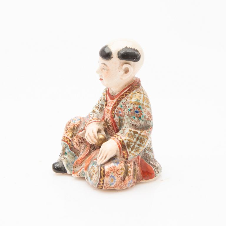 A porcelain set, 3 pieces, Satsuma, Japan, 20th century.