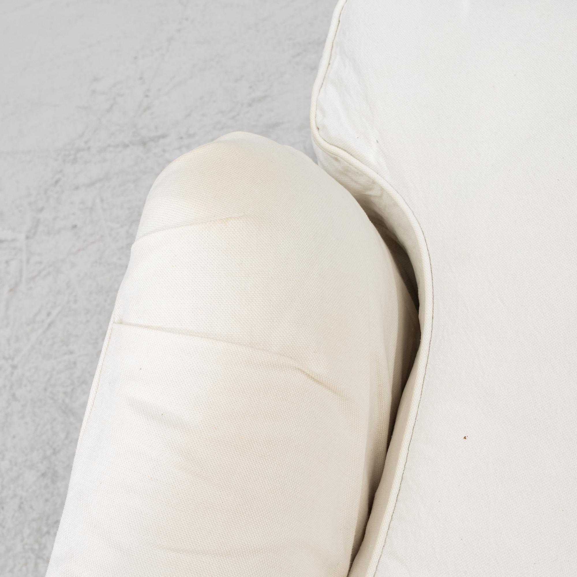 Fåtölj med fotpall, modell "Charles", Jio Möbler.