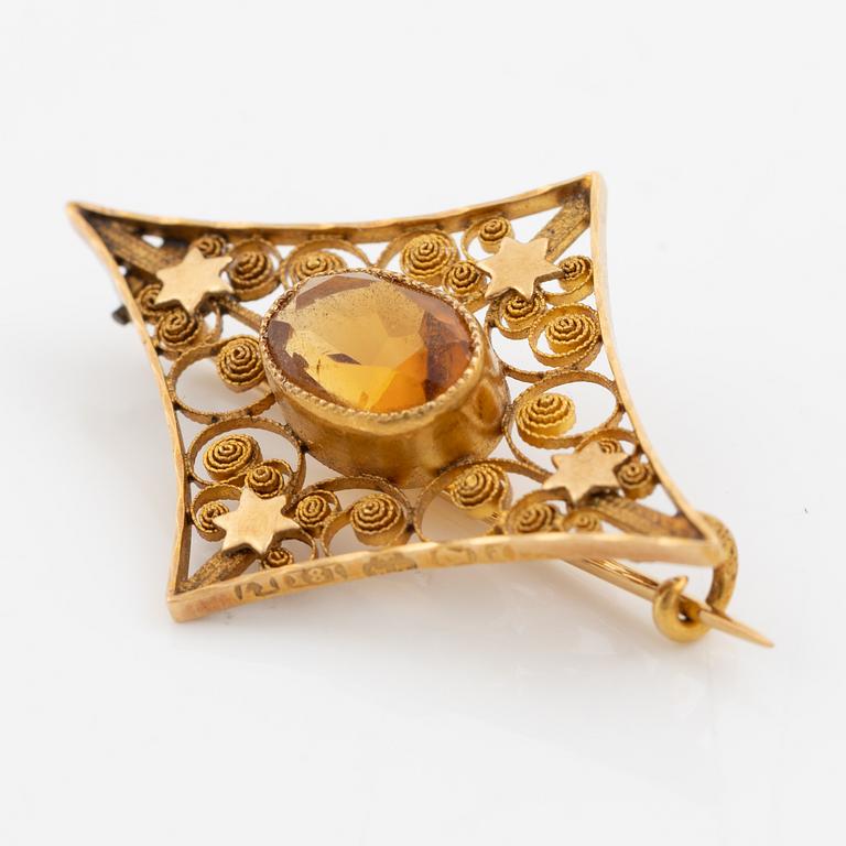 Brooch, 18K gold, filigree work with citrine.