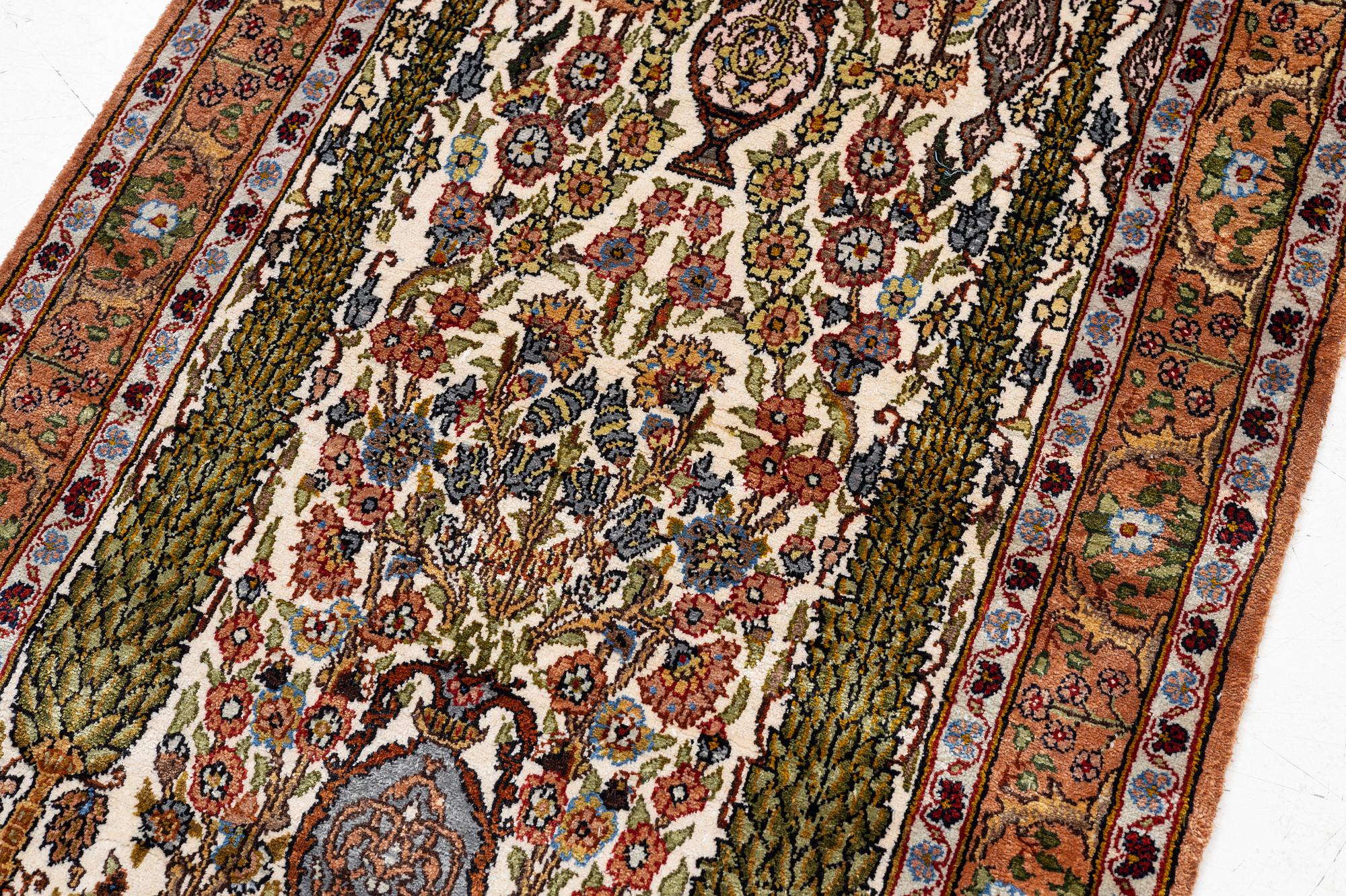 Matta, orientalisk, silke, ca 93 x 58 cm.