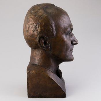 JUSSI MÄNTYNEN, a bronze sculpture, signed and dated 1950.