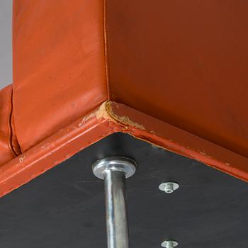 Yrjö Kukkapuro, nojatuoleja, pari, "Variaatio", tilaustyö, Haimi, 1970-luvun loppu.