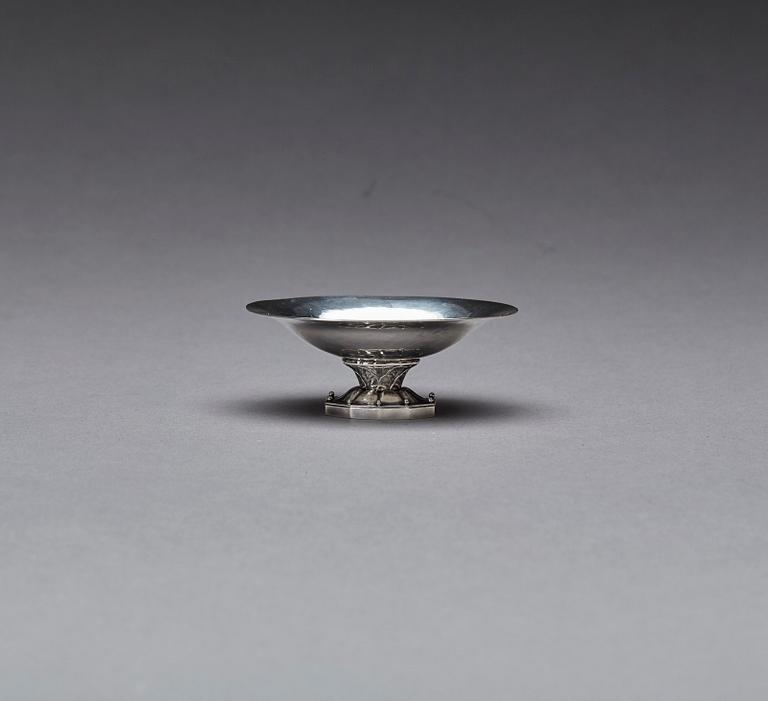 SKÅL PÅ FOT, sterlingsilver, Georg Jensen, Köpenhamn.