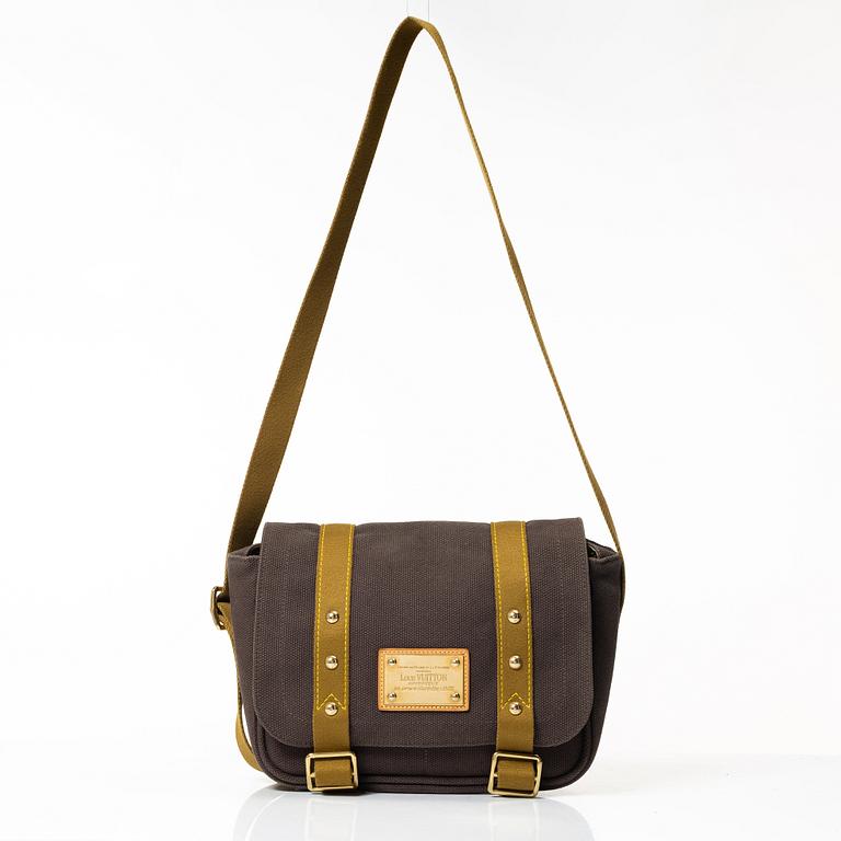 Louis Vuitton, Bag, "Antigua Besace PM".