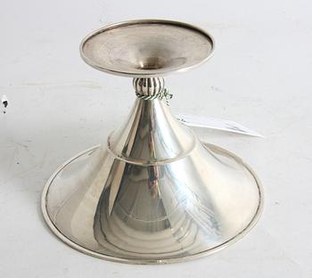 SKÅL PÅ FOT, silver, 1900-tal.