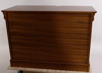 BYRÅ, inköpt på Grange, 1900-talets andra hälft.