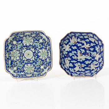 Two enamelled dishes, Qing dynasty, circa 1900.